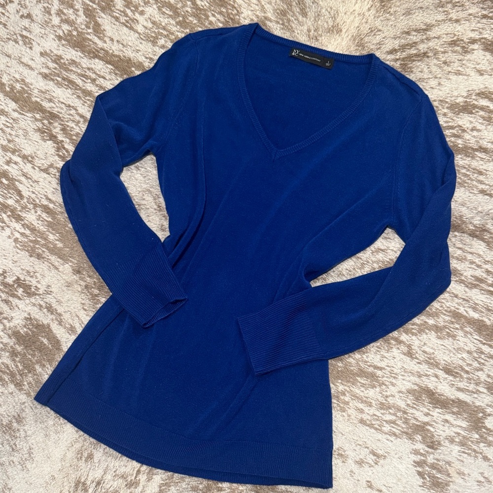 New York & Company Royal Blue Long Sleeve V-Neck Top